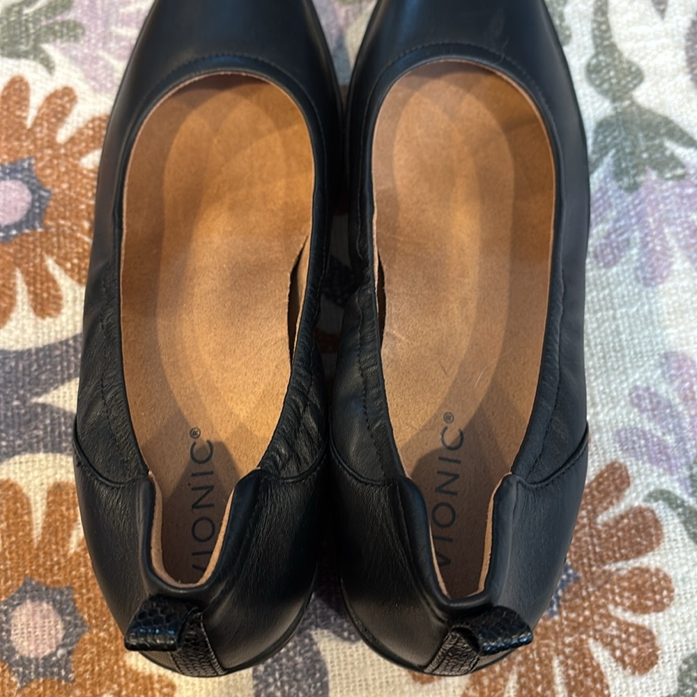 Vionic Classic Black Leather Loafers - Picture 4 of 6